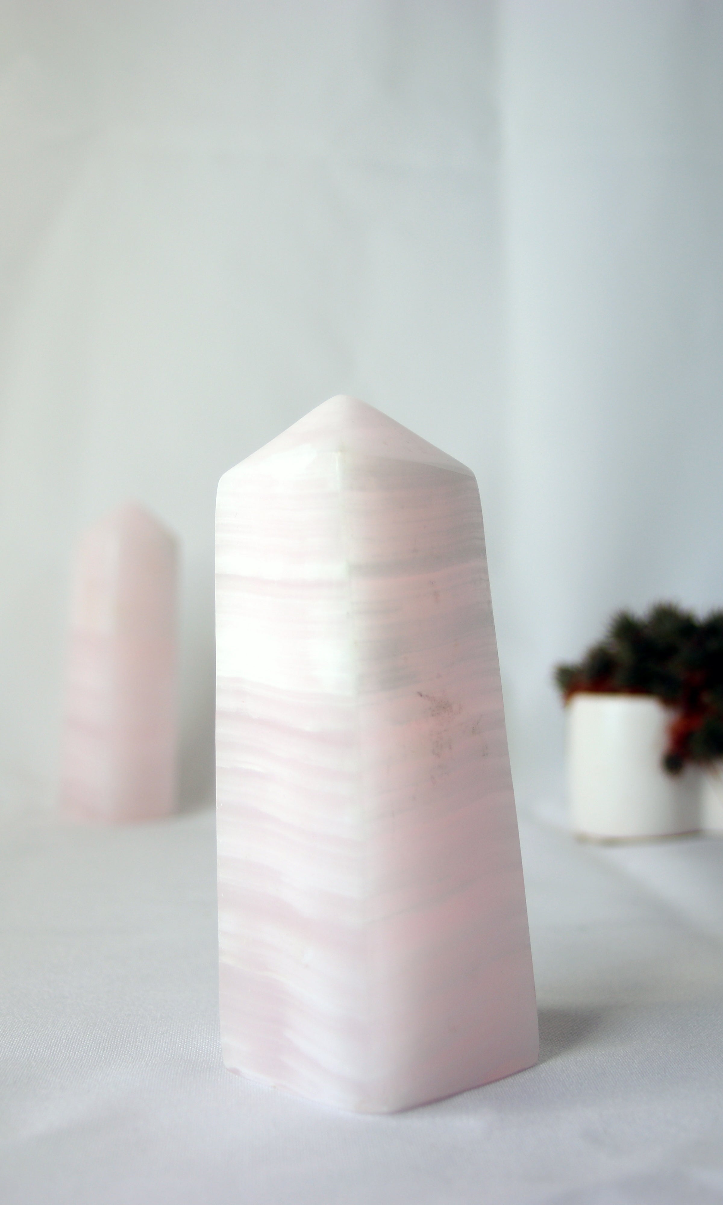 Mangano Calcite Obelisk